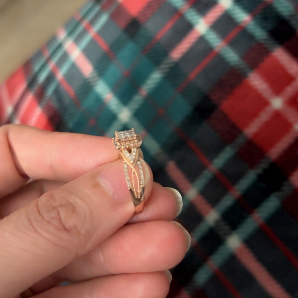 Engagement ring - Picture 5 of 6
